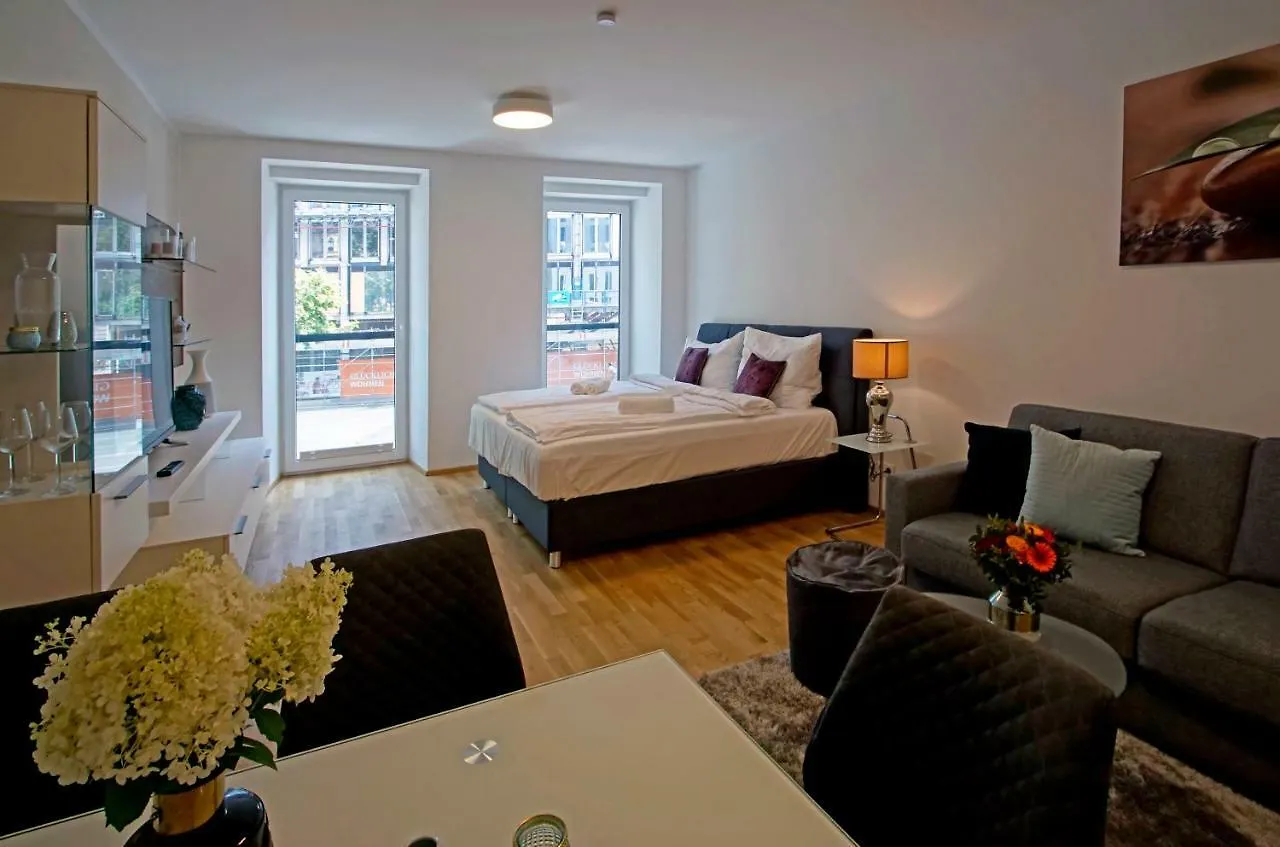English Theater Apartment At Rathaus location